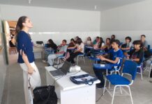 Sicoob orienta alunos de escolas da Rede Municipal de Ensino sobre educação financeira